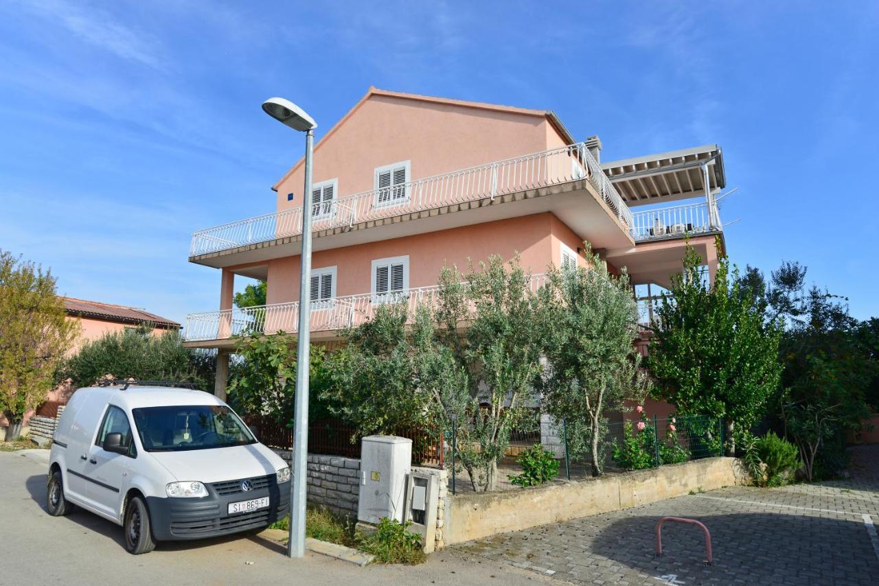 Apartments Martina Vodice Buitenkant foto