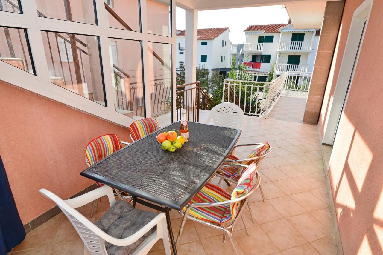 Apartments Martina Vodice Buitenkant foto