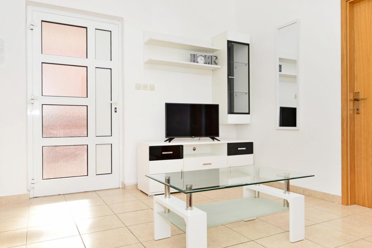 Apartments Martina Vodice Buitenkant foto